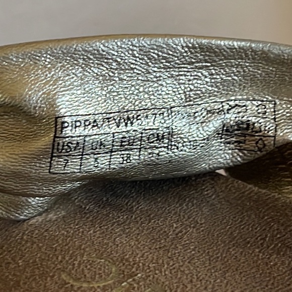 Vionic Metallic Gold Pippa Rest Flip Flops - Picture 8 of 8